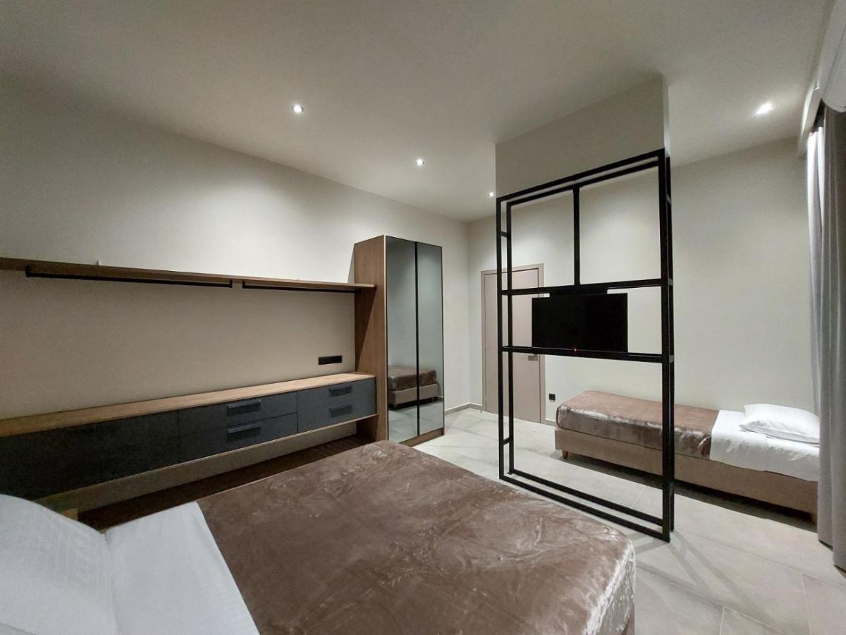 Rea'S Luxury Apartments Stoúpa Exterior photo