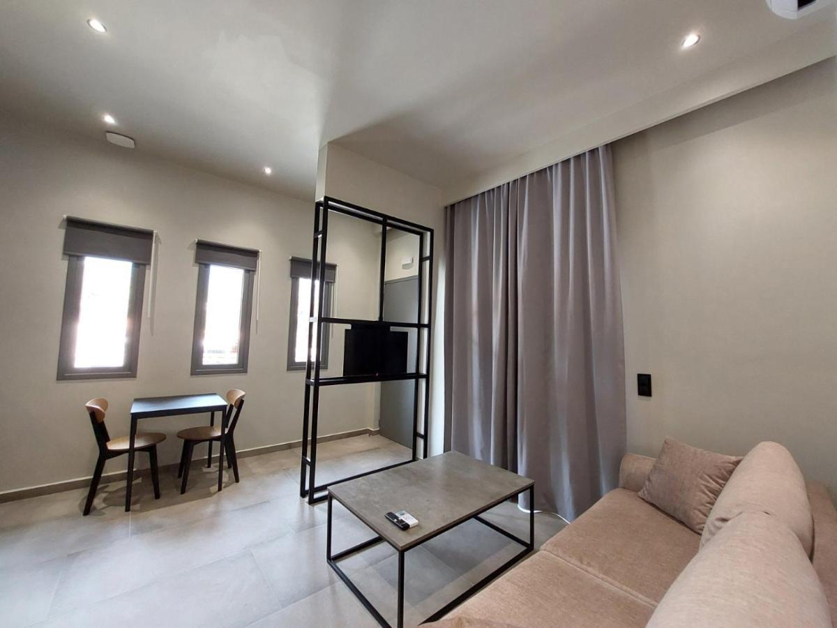 Rea'S Luxury Apartments Stoúpa Exterior photo