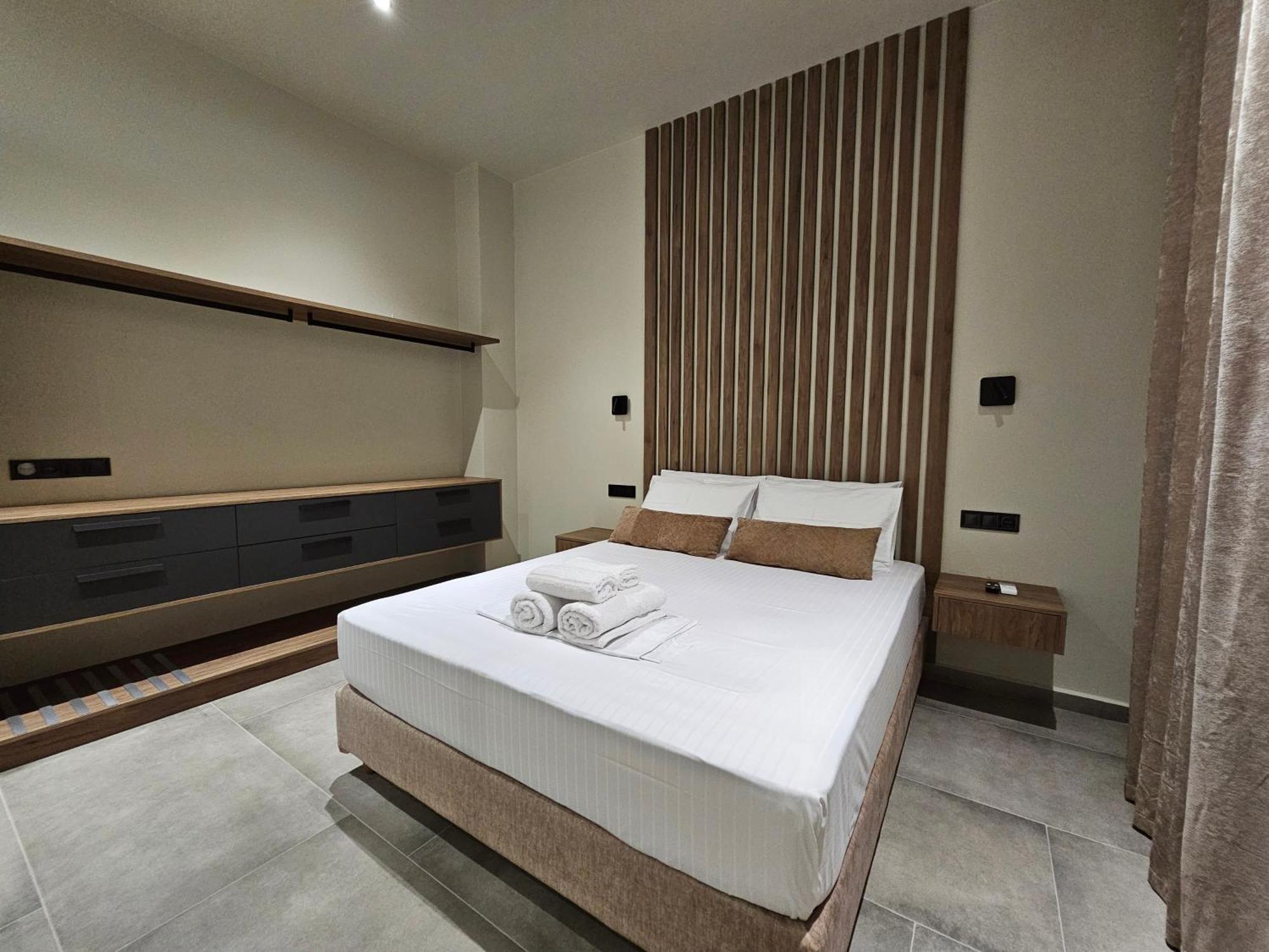 Rea'S Luxury Apartments Stoúpa Exterior photo