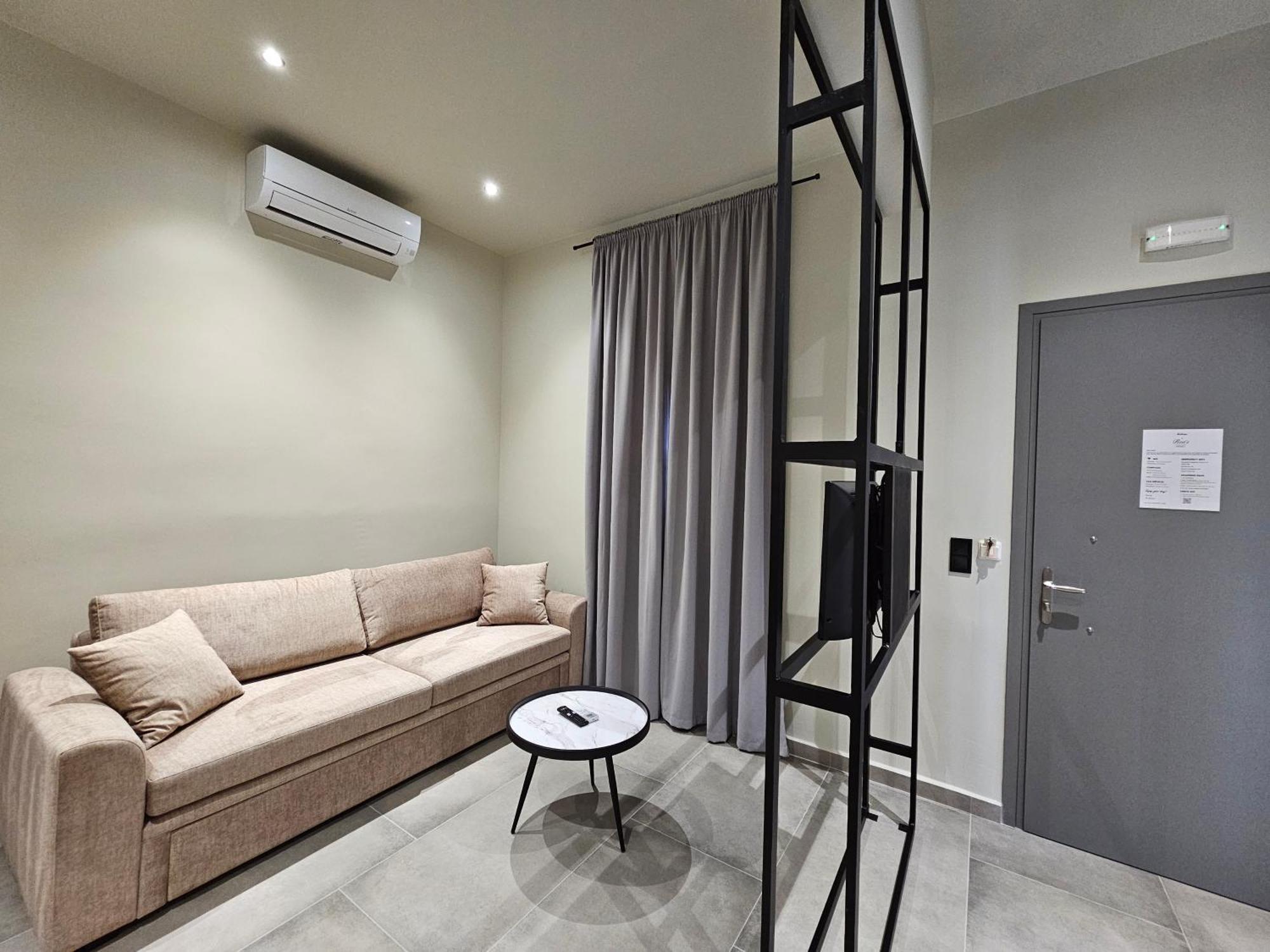 Rea'S Luxury Apartments Stoúpa Exterior photo