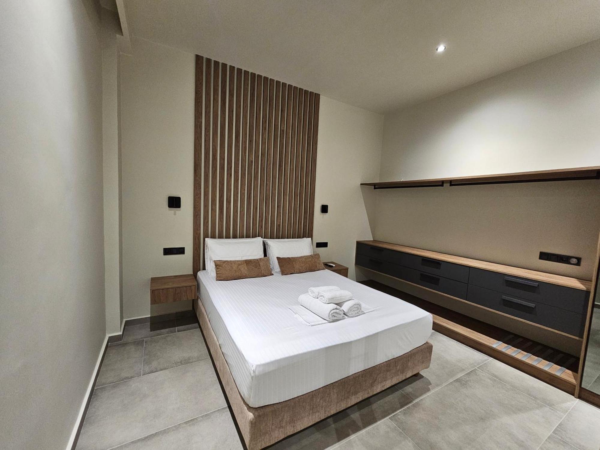 Rea'S Luxury Apartments Stoúpa Exterior photo